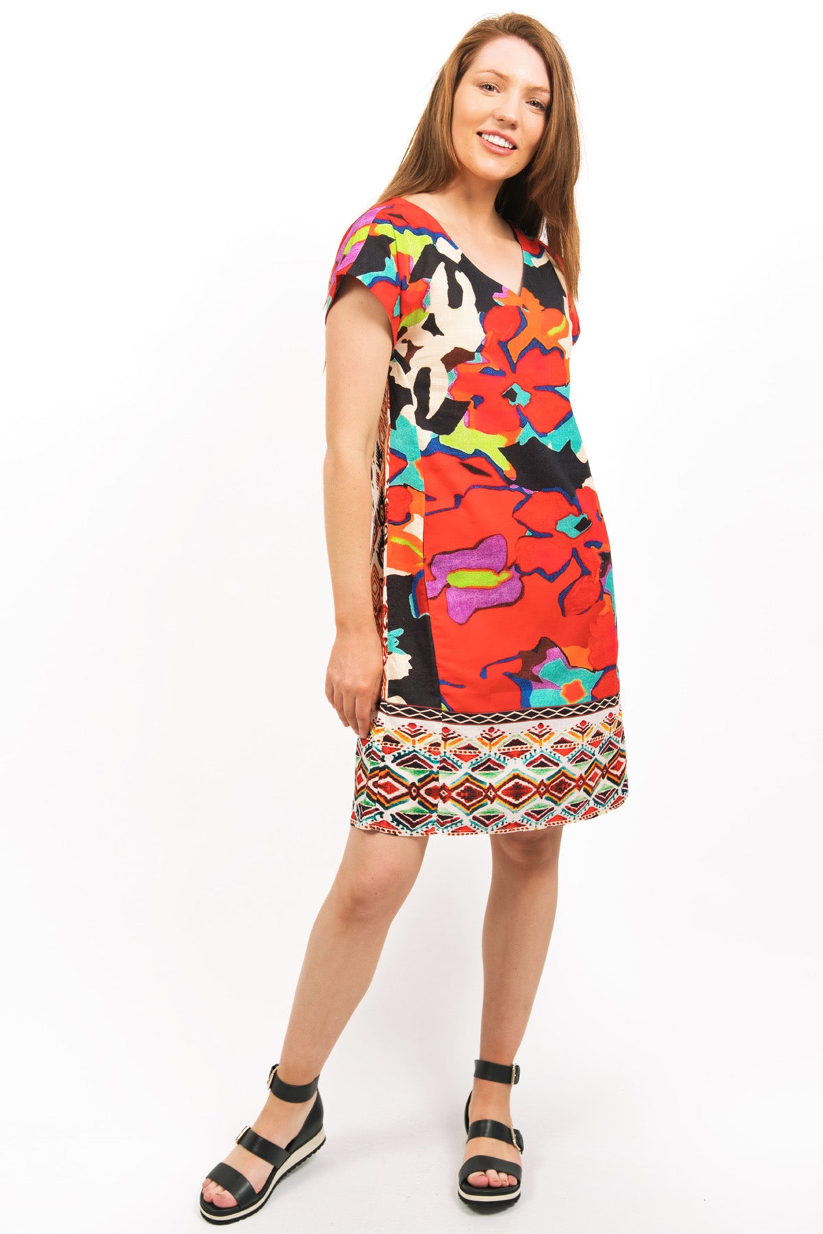 TULA PRINTED SHIFT DRESS - zohaonline- SIDE VIEW ON THE MODEL